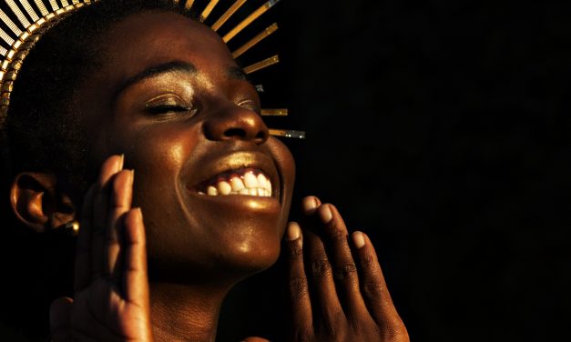 Bloco É de Nãnan 2020 desfila cultura afro-brasileira