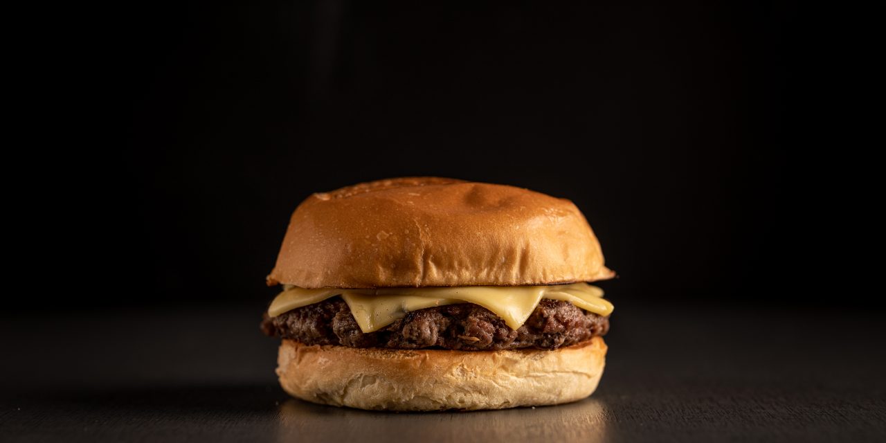 Bullguer realiza CBWeek com hambúrguer por apenas R$ 10 até 31/03