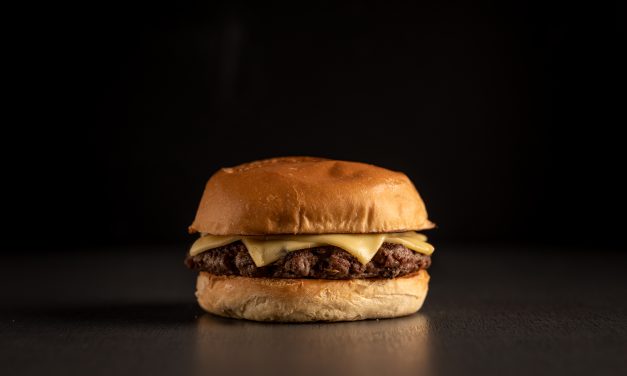 Bullguer realiza CBWeek com hambúrguer por apenas R$ 10 até 31/03