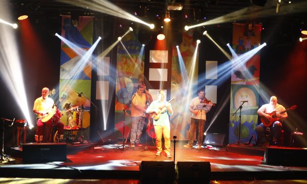 Adriana Nunes e Marcello Linhos apresentam musical infantil Violinha Caipira