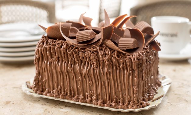 Sodiê Doces comemora Dia do Chocolate com Bolo Alpino