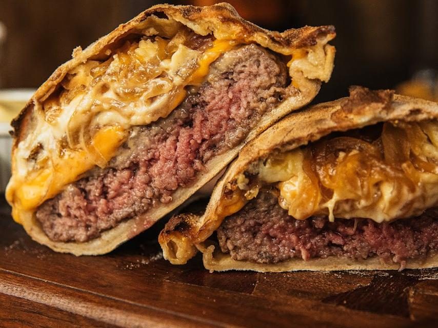 Combinação de cortes é o segredo do hambúrguer na Inforno Burger D’Itália