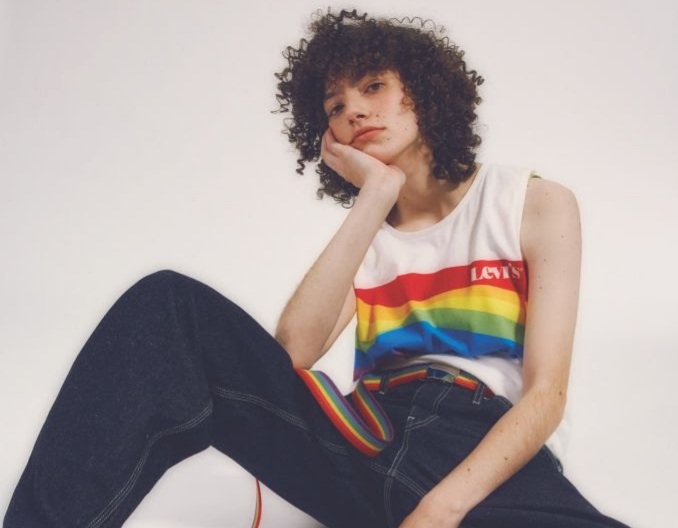 Levi’s lança coleção Pride e leva a mensagem de respeito para todos os pronomes