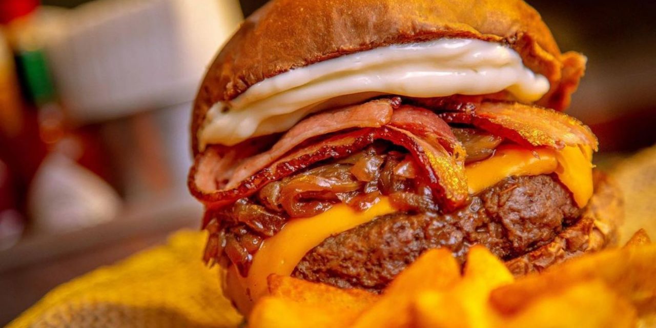 Geléia Burger inaugura novo ponto com hambúrguer a R$ 1