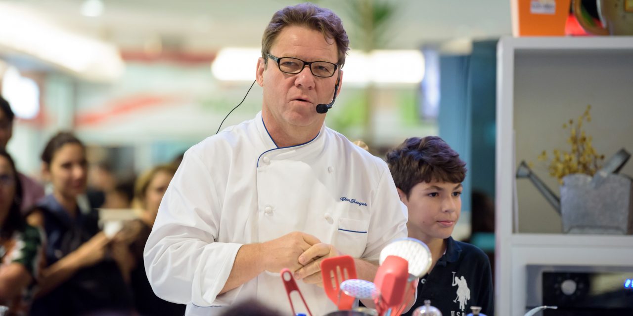 Chef de cozinha Claude Troisgros apresenta aula show gratuita na capital