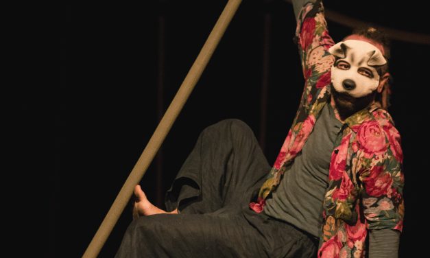 Espetáculo teatral Ótimomáximo – Um Circo Utópicotropical