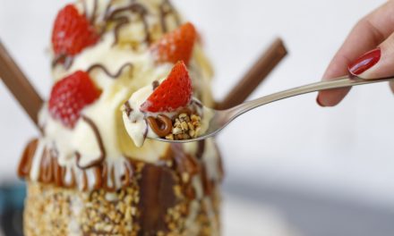 Stonia Ice Creamland abre sua nova loja no Noroeste e vende gelato a R$1