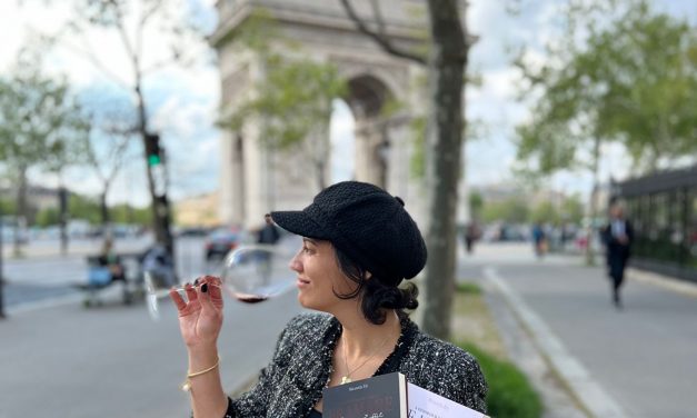 Mirannda Ely lança seu segundo livro da Trilogia Paris sans Eiffel