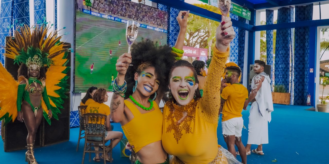 Futebol e Folia no Café de La Music Brazilian Paradise