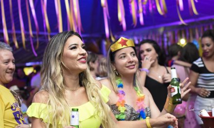 Carnaval do Primeiro Bar tem Samba Urgente, Dhi Ribeiro e muito mais