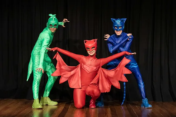 Heróis de Pijama levam diversão e aventura ao Teatro do Brasília Shopping