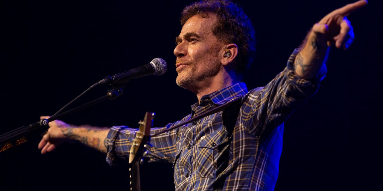 Nando Reis se apresenta em Pirenópolis em 22 de abril