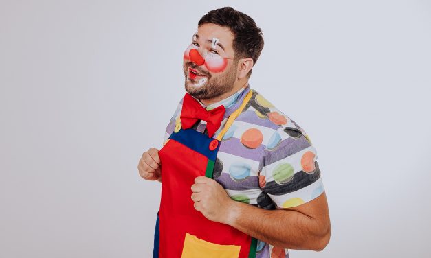 Chapeuzinho Vermelho e Palhágico Chou Chou animam a criançada no Brasilia Shopping