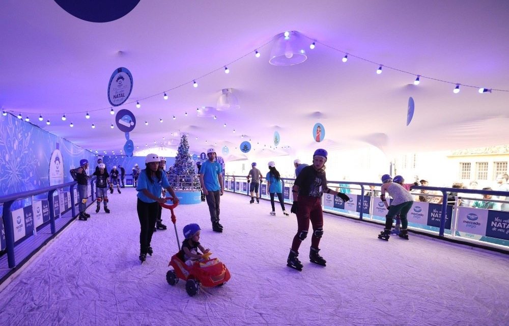 JK On Ice: pista de patinação no gelo é atração de férias do JK Shopping