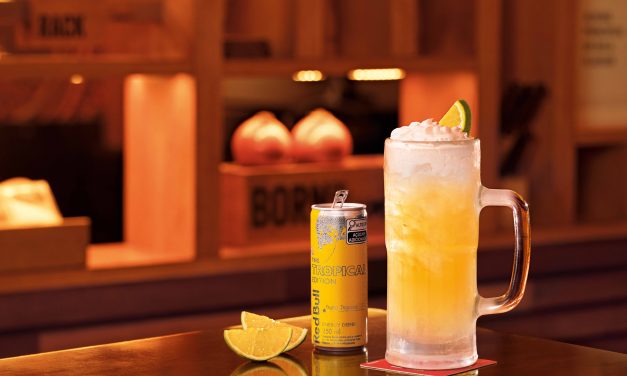 <strong>Outback lança drink com<em> </em>a cara do verão em parceria com a Red Bull</strong>