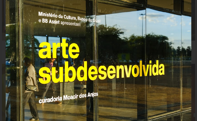 Arte subdesenvolvida abre ao público com festa e samba 
