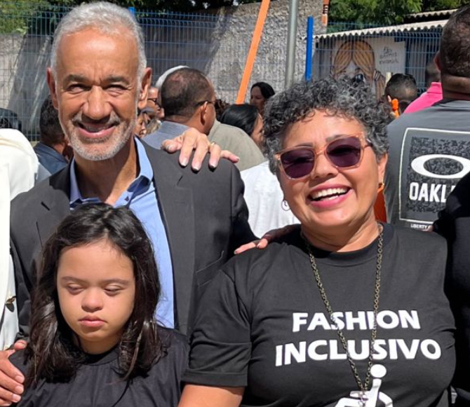 Venâncio Shopping Ação reúne mães atípicas para um desfile poético-visual, seguido por uma exposição com obras do artista plástico Rafael Santos