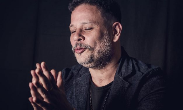 <strong>Moyseis Marques canta Cartola no CCBB Brasília</strong><strong></strong>