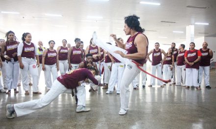 <strong>VII ENCONTRO DE BAMBAS, EM BRASÍLIA, DESTACA PROTAGONISMO DAS MULHERES NA CAPOEIRA</strong>