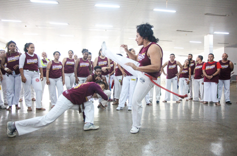 <strong>VII ENCONTRO DE BAMBAS, EM BRASÍLIA, DESTACA PROTAGONISMO DAS MULHERES NA CAPOEIRA</strong>