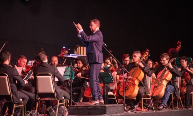 Orquestra Filarmônica de Brasília inaugura o Natal Rubi Iluminado com chegada do Papai Noel no Pátio Brasil Shopping