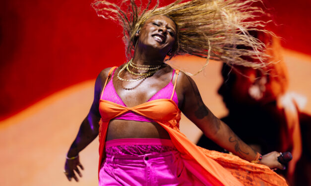 <strong>Liniker encerra o Festival Estilo Brasil com show especial dia 14 de dezembro</strong>