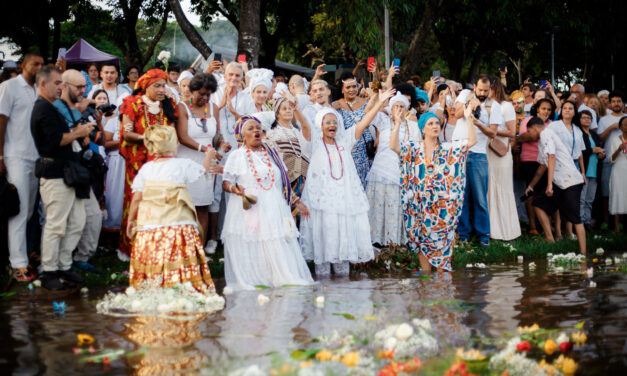 <strong>Cortejo histórico e anúncio da revitalização da Praça dos Orixás marcam Festa das Águas 2026&nbsp;</strong>