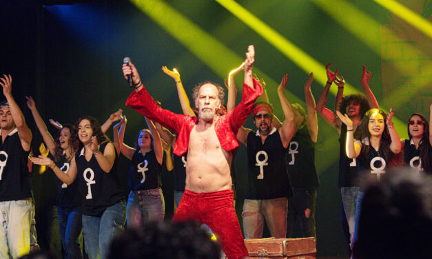 Espetáculo Raul Fora da Lei estreia na Caixa Cultural e Gama