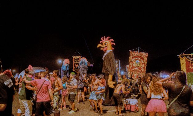 <strong>Galinho de&nbsp;</strong>B<strong>rasília&nbsp;</strong><strong>frevando rumo ao Hexa na segunda de Carnaval</strong>