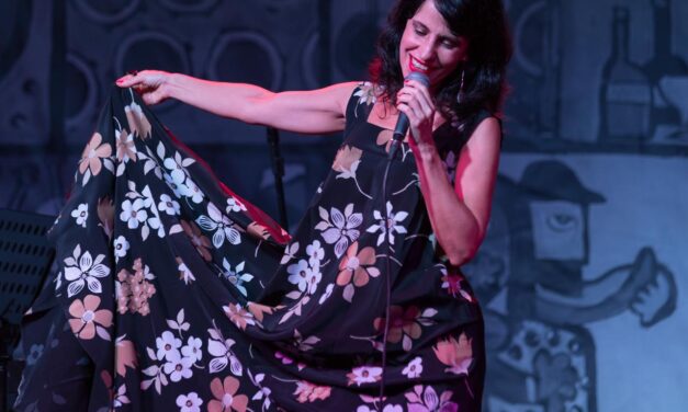 Célia Porto celebra 30 anos de carreira e aniversário com o show “Estrela da Terra” no Clube do Choro de Brasília