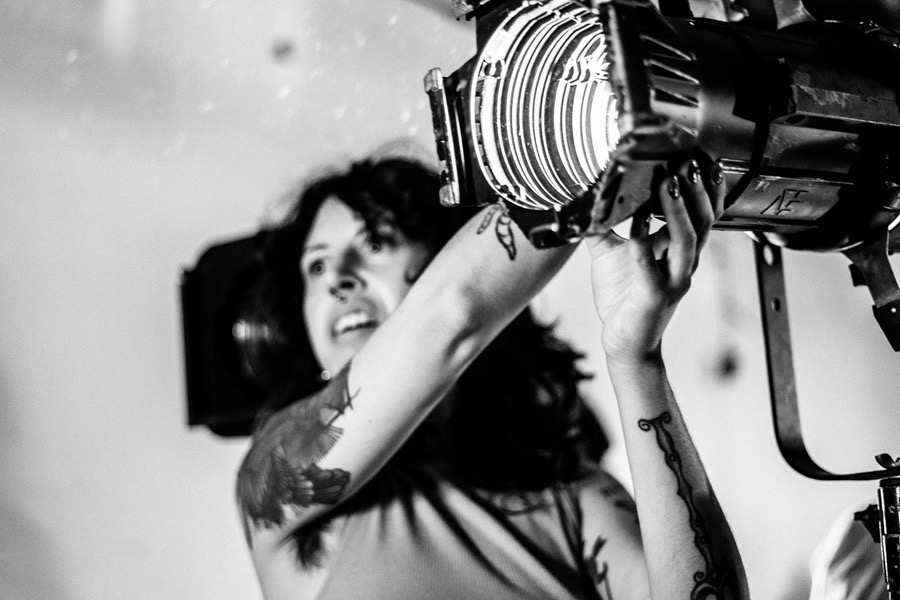 Divas do Samba 2026 abre inscrições para oficina gratuita de iluminação para mulheres