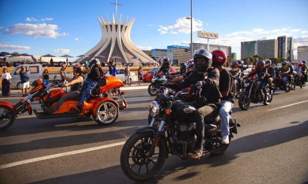 Passeio Motociclístico do Capital Moto Week encerra festival pelas ruas de Brasília