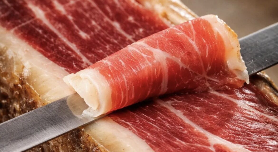 Pobre Juan Brasília recebe jantar com Jamón Joselito Vintage e mestre-jamonera espanhola