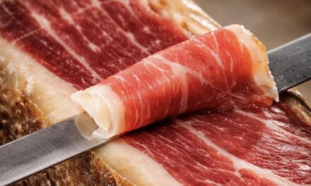 Pobre Juan Brasília recebe jantar com Jamón Joselito Vintage e mestre-jamonera espanhola